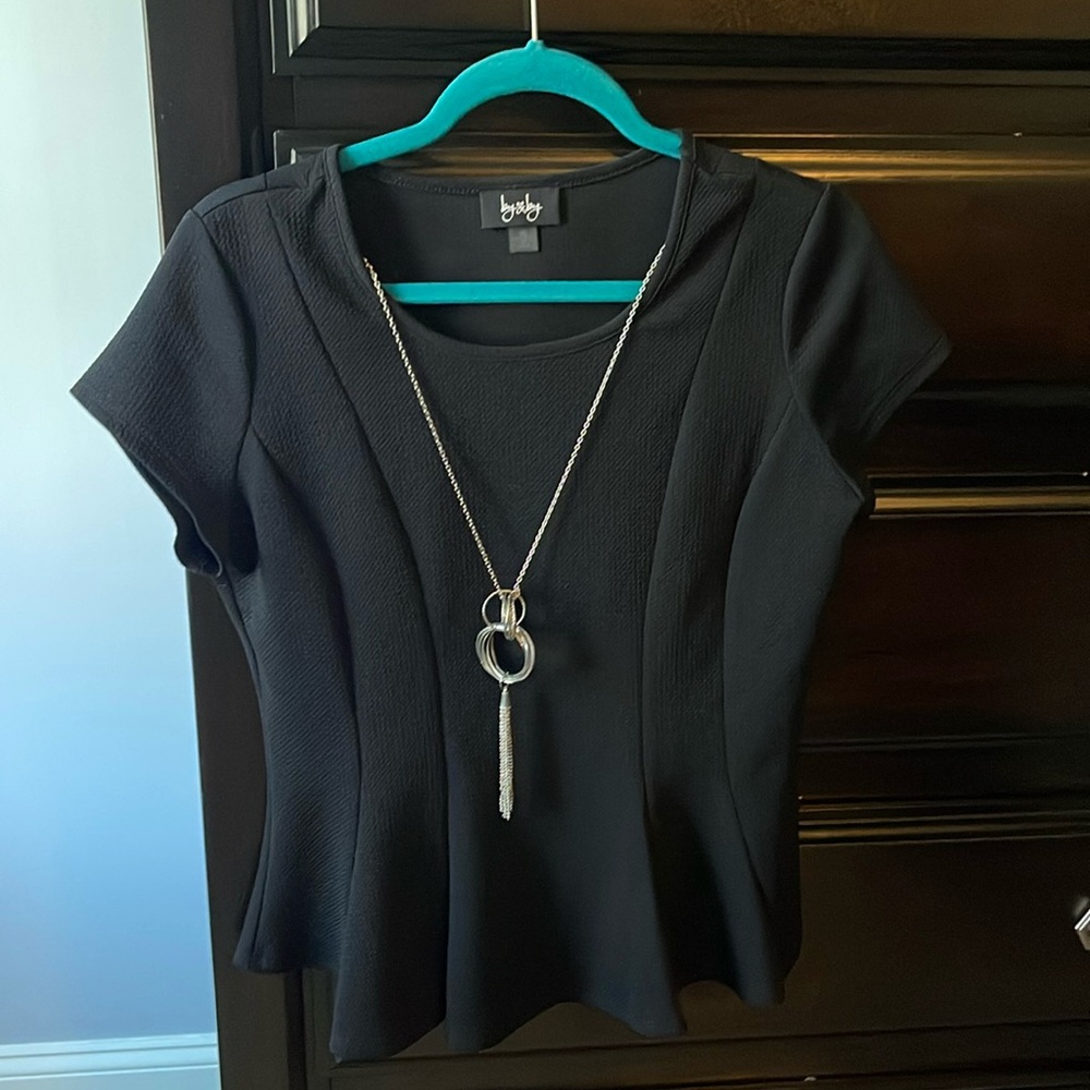 Women’s XL peplum top with attached necklace